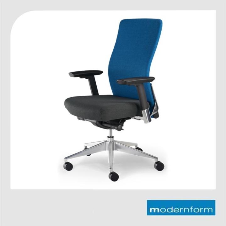 modernform-เก้าอี้สำนักงาน-รุ่น-series15-เบาะสีดำ-พนักพิงกลาง-สีน้ำเงิน-เก้าอี้ทำงาน-เก้าอี้ออฟฟิศ-เก้าอี้ผู้บริหาร-เก้าอี้ทำงานที่รองรับแผ่นหลังได้ดีเป็นพิเศษ-ปรับที่วางแขนได้-3-ทิศทาง-ปรับล็อคเอนพนั