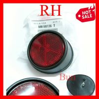 (ห้างแท้) ทับทิมท้ายข้างขวา มิตซูบิชิ สตราด้า 1995-20015 MITSUBISHI STRADA ทับทิมกันชน reflector MR109136