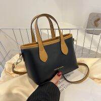 [Free ship] Handbag womens 2023 spring new popular shoulder foreign style Messenger hand casual