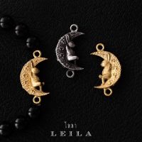 Leila Amulets กระต่ายซบจันทร์ (พร้อมกำไลหินฟรีตามรูป)