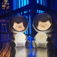 ✾ Lovely Cat Astronaut Night Light Nice-looking High Simulated Resin Desk Lamp Moon Astronaut Decorative Light for Office