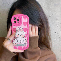 เคสโทรศัพท์หัวใจสีชมพูเต็มรูปแบบสำหรับ iPhone14 เคสใส่กระต่ายน่ารักสำหรับ iPhone12ProMax เคสซิลิโคนสีแดงสำหรับ iPhone13 Wave Edge Stick เคสโทรศัพท์น่ารักสำหรับ iPhone13 ProMax