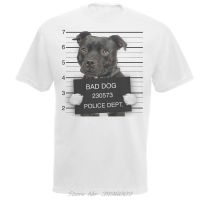 ฤดูร้อน Tee เสื้อบุรุษสีขาวสุนัข Mugshot Staffordshire Bull Terrier เสื้อยืด Criminal K9 TShirt O-Neck เสื้อยืดคุณภาพสูงเสื้อยืด