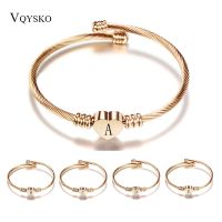 VQYSKO Rose gold สีสแตนเลสสตีลหัวใจสร้อยข้อมือกำไลข้อมือ Letter แฟชั่นตัวอักษรเริ่มต้น Charms สร้อยข้อมือสำหรับผู้หญิง-fbgxbgdbnxxfn