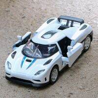 1:32 Koenigsegg CCR โมเดลรถยนต์สปอร์ตอัลลอยของเล่นโลหะหล่อจากโลหะแบบจำลองซูเปอร์คาร์ของสะสมเสียงและน้ำหนักเบาของขวัญสำหรับเด็ก