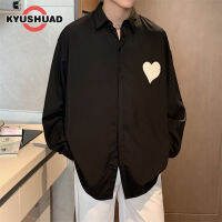 KYUSHUAD เสื้อแขนยาวทรงหลวมและลำลองเข้ากับทุกชุดเสื้อแจ็คเก็ตเชิ้ตคู่รักสีข้างถนนเสื้อเชิ้ตผู้ชายหัวใจเปลี่ยนสีได้