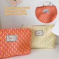 【CW】♞  Large-capacity Makeup Floral Toiletry Organizer Accessories