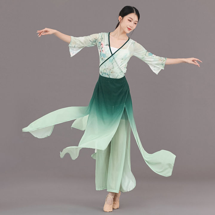 ชุดเต้นแบบคลาสสิกของผู้หญิงชุดเต้นแบบจีนชุดเต้นชุดไหมเสื้อผ้างานแสดงไหลใหม่2023