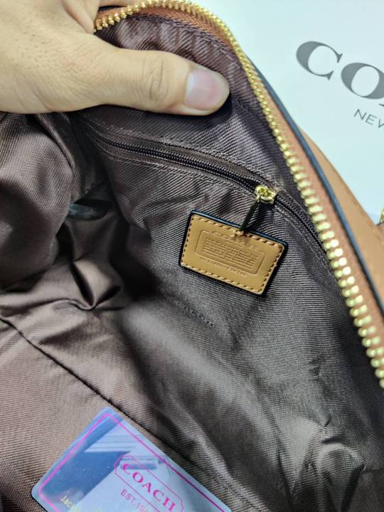 มาใหม่-รุ่นที่ขายดี-กระเป๋ากระเป๋าสะพายข้าง-ถือได้ทรงหมอนขนาด-10-นิ้วมีพร้อมสายยาวถุงผ้าแล้ว-การ์ด-cc