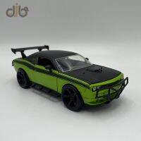 ดอดจ์ชาลเลนเจอร์ของเล่นโมเดลขนาด1:24รถ Diecast SRT8รถจำลองขนาดเล็กสำหรับสะสม