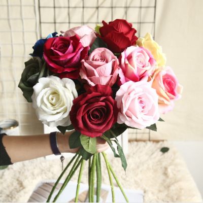 【cw】 5Pcs Artificial Flowers BouquetSilkWeddingTableArrange FakeValentine 39;s Day Present