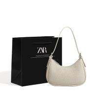 Zara○ ฮ่องกงซื้อก้อนอลาร์เครสเซนท์อาวุโสผิวรู้สึกช่องกระเป๋าหิ้วออกแบบแฟขั่นโจ๊กเกอร์กระเป๋าพื้นผิว