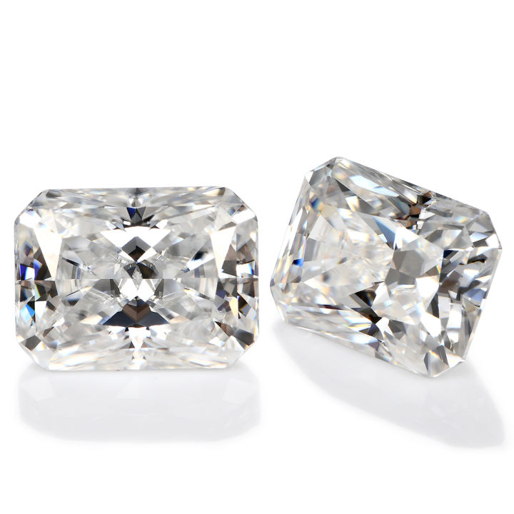 KIM CƯƠNG NHÂN TẠO MOISSANITE: Bạn muốn sở hữu một viên kim cương lấp lánh nhưng không muốn tốn quá nhiều chi phí? Hãy tìm hiểu về kim cương nhân tạo moissanite và xem hình ảnh chân thực của nó để quyết định.
