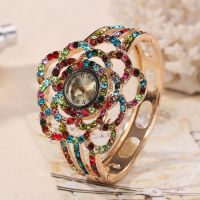 Luxury Elegant Bracelet Watch Ladies Flower Design Golden Alloy Band Women Dress Watches Crystal Female Wristwatch bayan saat