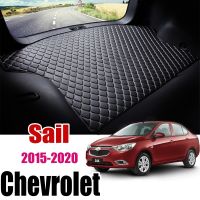 แผ่นรอง Alas Bagasi Mobil หนังแผ่นแผ่นส่งสินค้าพรมสำหรับ Chevrolet Sail 2015 2016 2017 2018 2018 2020 2021กระโปรงท้ายแผ่นรองกระโปรงหลังรถขอบท้าย