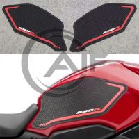 ❦▪✌ Anti-slip side sticker for fuel tank Tank Protection Anti-scratch side sticker For Honda CB650R CBR650R 2019-2023