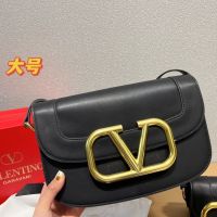 2023 ValentinoˉSummer New Fashion Womens Bag Versatile Cross Shoulder Small Square Bag