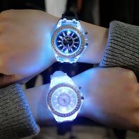 [Aishang watch industry]แฟลชส่องสว่างนาฬิกาไฟ Led แนวโน้มบุคลิกภาพนักเรียนคนรักเยลลี่ผู้หญิงผู้ชาย39; S นาฬิกาแสงนาฬิกาข้อมือ