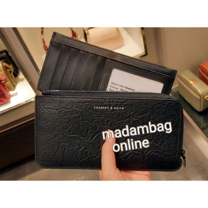 charles-keith-zip-wallet-กระเป๋าสตางค์ซิปใบยาว-ดำ-แดง-พร้อมส่งค่ะ