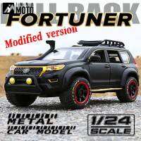 โมเดลของเล่นเด็กรูปรถโลหะอัลลอยหล่อจากรถ Toyota Prado ดัดแปลงรุ่น Fortuner SUV สำหรับเด็กผู้ชายของเล่นเด็กรถออฟโรดงานอดิเรกของขวัญวันเกิด1/24ขนาด