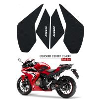 แผ่นรองถังแก๊สสำหรับกันลื่น CBR500R ถังที่ยึดเข่าแก๊สมีแรงดึงด้านข้างเหมาะสำหรับฮอนด้าสติ๊กเกอร์ป้องกัน500R CBR CB400F CB500F 2019 2020 2021