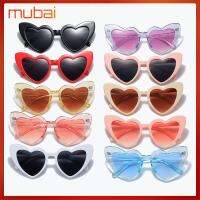 MUBAI อุปกรณ์เสริมสำหรับผู้หญิง ผู้หญิง แว่นกันแดดหัวใจรัก การป้องกัน UV400 แว่นตา แว่นกันแดดวินเทจ แว่นตากันแดดรูปหัวใจ