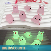 ?【Lowest price】TANG 2pcs Luminous MINI เรซิ่นหมูรถแดชบอร์ดของเล่นตุ๊กตาภาพตกแต่งบ้านสวนตกแต่ง