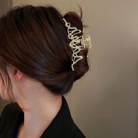 [COD] Korean version of diamond-encrusted wavy line irregular niche design sense cold shark clip love to catch temperament hair accessories