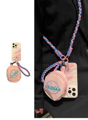 กระเป๋าใส่โทรศัพท์สีชมพูขนาดเล็กสำหรับ iPhone14promax Pink Chaoxia Case สำหรับ iPhone13pro Pink Blue Braided Rope Case สำหรับ iPhone12Promax กระเป๋าสะพายไหล่เอียงสำหรับ iPhone11