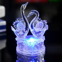 （HOT） ตลาดกลางคืนงานวัดพลาสติกการ์ตูนคู่รักอะคริลิคหงส์สีสันสดใส led ไฟกลางคืน แผงขายไฟส่องสว่าง