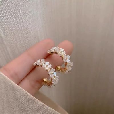 【YF】 Summer Small Shell Flower Clip Earrings 2022 New Trendy Designed Circle Round C Shapd Ear for Women Gifts