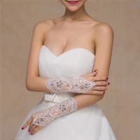 ❍◕ 1 Pair Bridal Gloves Lace Fashion Hollow Out Flower Dew Finger Bandage Dress Accessories Wedding Decorations