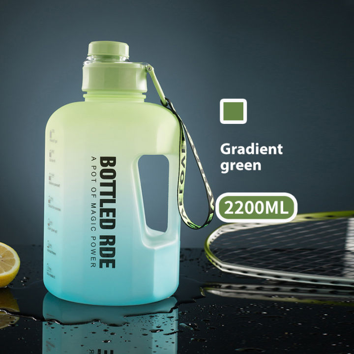 ขวดน้ำพลาสติกขนาดใหญ่พกพาได้-กระบอกน้ำเพื่อสุขภาพสีไล่ระดับสี2-2l-สำหรับกิจกรรมกลางแจ้ง-cup-ตัน