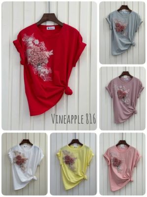 vineapple816เสื้อยืดติดดอกไม้ เสื้อยืดแขนสั้น เสื้อยืดแฟชั่น สไตล์เกาหลี เสื้อผู้ใหญ่ เสื้อผู้หญิงใส่เที่ยว ใส่สบาย ไม่ซ้ำแบบใคร T-shirt