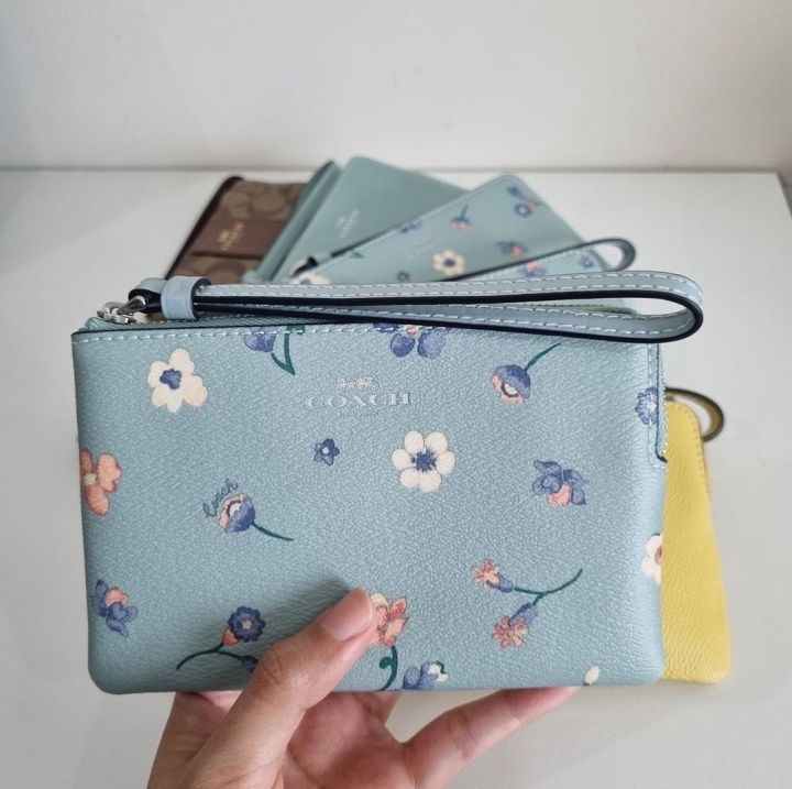 Corner Zip Wristlet With Mystical Floral Print