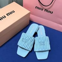 รองเท้าแตะสำหรับผู้หญิงหนังแกะแท้2023ใหม่ Miu Miu Miu Miuu.flat Flip-Flops เสื้อนอกอินเทอร์เน็ตที่มีชื่อเสียง Ins ยอดนิยมบนถนนทอดรองเท้าผู้หญิงสไลด์