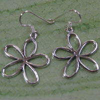 Earrings Thai flower sterling silver lovely gift ดอกไม้ไทยห้อยสวยงาม ห้อยตำหูเงินสเตอรลิงซิลเวอรใช้สวยของฝากที่มีคุณค่า ฺชาวต่างชาติชอบมาก