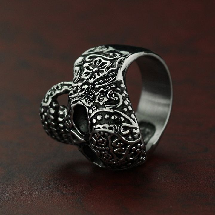 แหวนโลหะไทเทเนียมแฟชั่นสแตนเลสแหวนวงใหญ่ผู้ชายแหวนพังค์