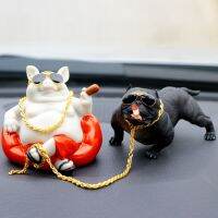 【Two dog sells cars】แดชบอร์ดคอนโซลโซฟาสุนัข Hiasan Interior บูลด็อกสำหรับฟิกเกอร์ท่าทางสัตว์,อุปกรณ์ตกแต่งรถยนต์สุดสร้างสรรค์