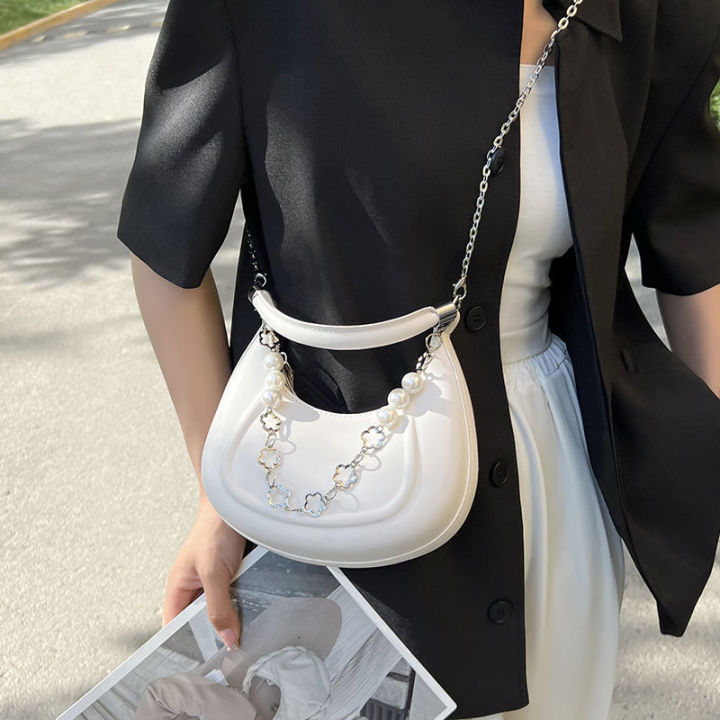 miss-lava-mall-baobao-กระเป๋าโซ่มุกแฟชั่นสำหรับผู้หญิง-2023ใหม่กระเป๋าสะพายขนาดเล็กคุณภาพสูงกระเป๋าพระจันทร์เสี้ยวแบบถือ
