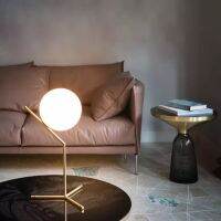 ?Dream Best? Northern Europe Light Luxury Living Room Creative Decorative Glass Ball Table Lamp