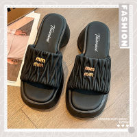 DMshoe  จัดส่งไว รองเท้าแตะเสริมส้นรองเท้าแตะสำหรับผู้หญิง รองเท้าแตะเสริมส้น ดีไซน์สวยหรูหราไม่ซ้ำใครพื้นนุ่มใส่สบายเหมาะกับทุกชุดทุกการแต่งตัว