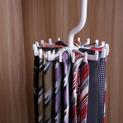 MOONBIFFY Plastic 20pcs Necktie Display Rack Frame White Black Tie Hanger Closets Rotating Hook Holder Belt Clothes Wholesale