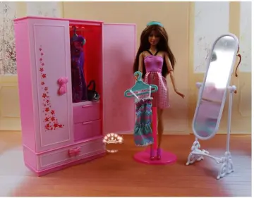 Barbie Closet Playset With 30+ Accessories, 5 Complete Looks, Rotating  Clothing Rack, Dream Closet