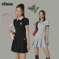 ▪❦CHUU ชุดเดรสแขนสั้นมีจีบสำหรับผู้หญิง,ชุดเดรส2023ใหม่เสื้อโปโลมีสีตัดกันมีตัวอักษรรักเสื้อทีเชิ้ตกระโปรงบางฤดูร้อน