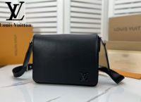 [In Stock] Fashion Brand L.V New Shoulder Bag Mens Crossbody Bag Shoulder Bag Fashion Versatile Shoulder Bag Business Official Shoulder Bag Size 25x22x7cm