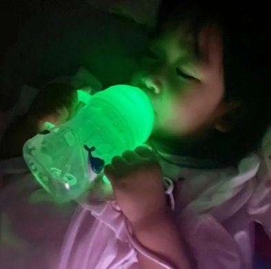 bbox-sippy-cup-glow-in-the-dark-แก้วหัดดื่มเรืองเเสง