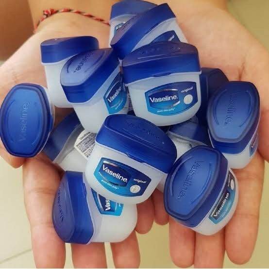 vaseline-original-5-5g-วาสลีน-บำรุงปากให้ชุ่มชื้น-ของแท้จากอินเดีย-พร้อมส่ง-exp-9-2025