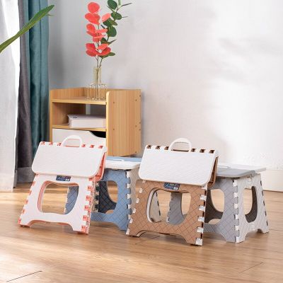 ：“{—— Outdoors Folding Stool Portable Ultralight Household Childrens Small Stool Simple Fishing Chair Train Bench