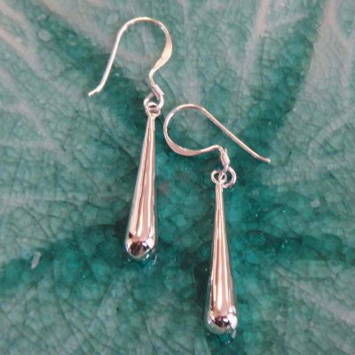 Beautiful Thai long earrings sterling  silver gift ยาว เอกลักษณ์ไทยสวยงามลวดลายไทยบิดโค้งเท่ตำหูเงินสเตอรลิงซิลเวอรใช้สวยของฝากที่มีคุณค่า ฺ